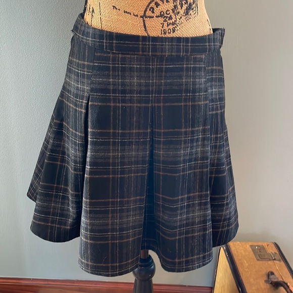 Atmosphere Dresses & Skirts - Atmosphere plaid mini skirt size 6 - please see measurements below.